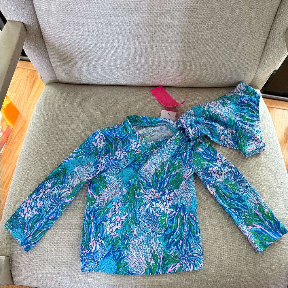 New with tags. Lilly Pulitzer Girls Sz 4. Bobby Rashguard set!